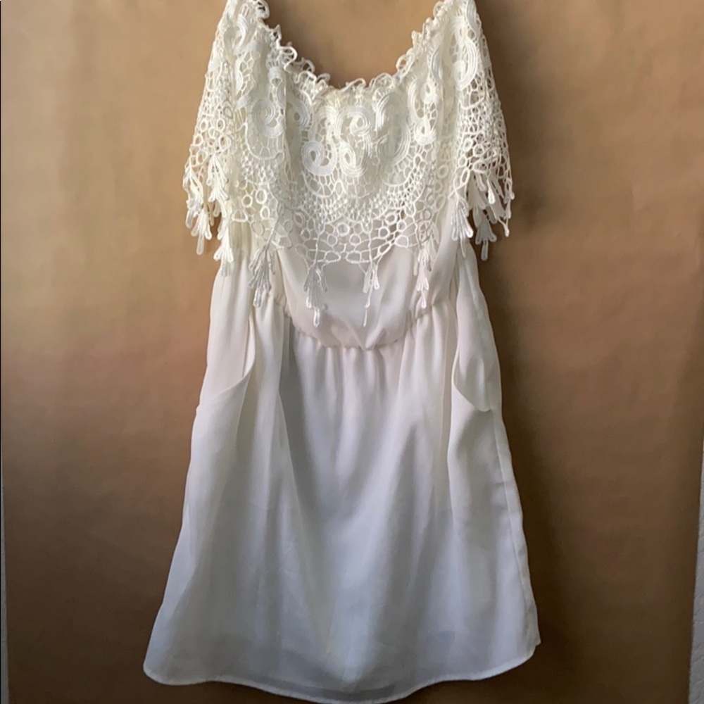 White chiffon + lace dress with pockets!
